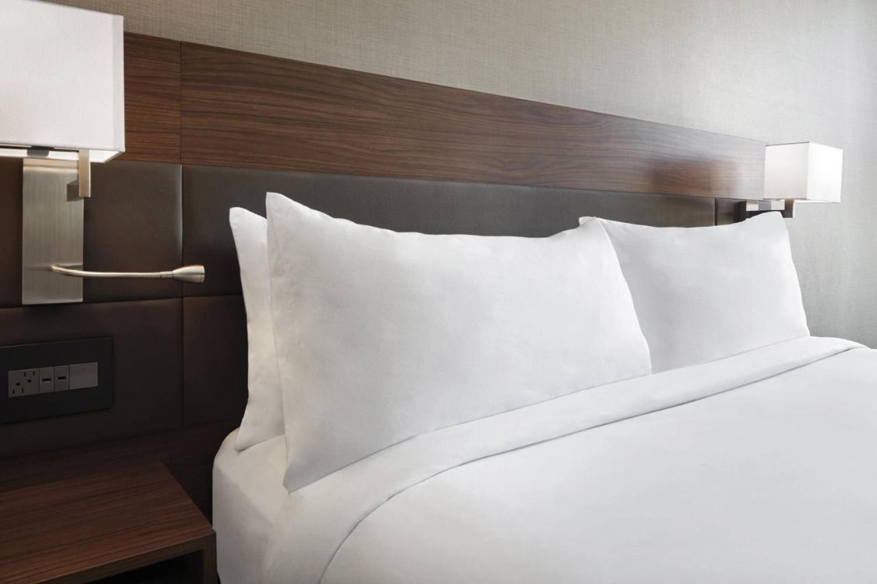 Ac Hotel By Marriott Charlotte Ballantyne Ngoại thất bức ảnh